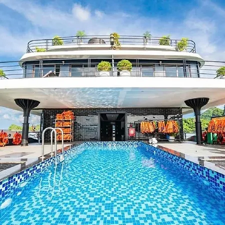Halong & Lan Ha Cruises Hotel