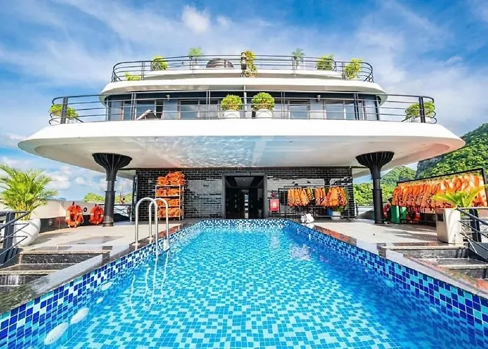 & Lan Ha Cruises Resort *
