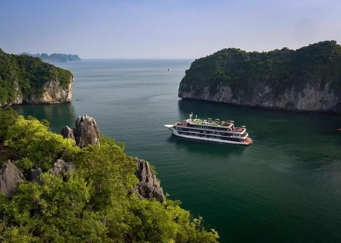 & Lan Ha Cruises